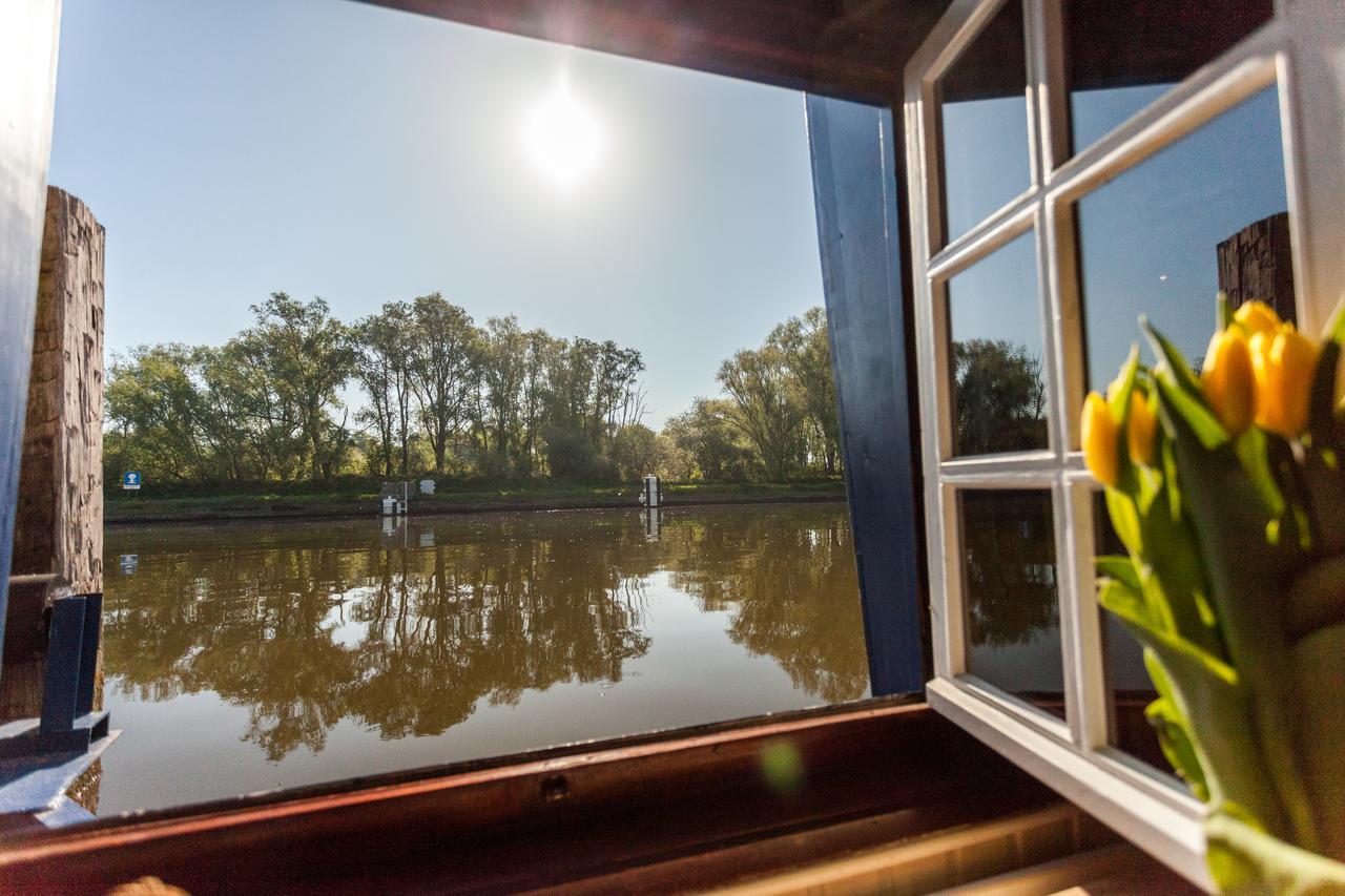 Boat Hotel De Barge Brugge Ngoại thất bức ảnh